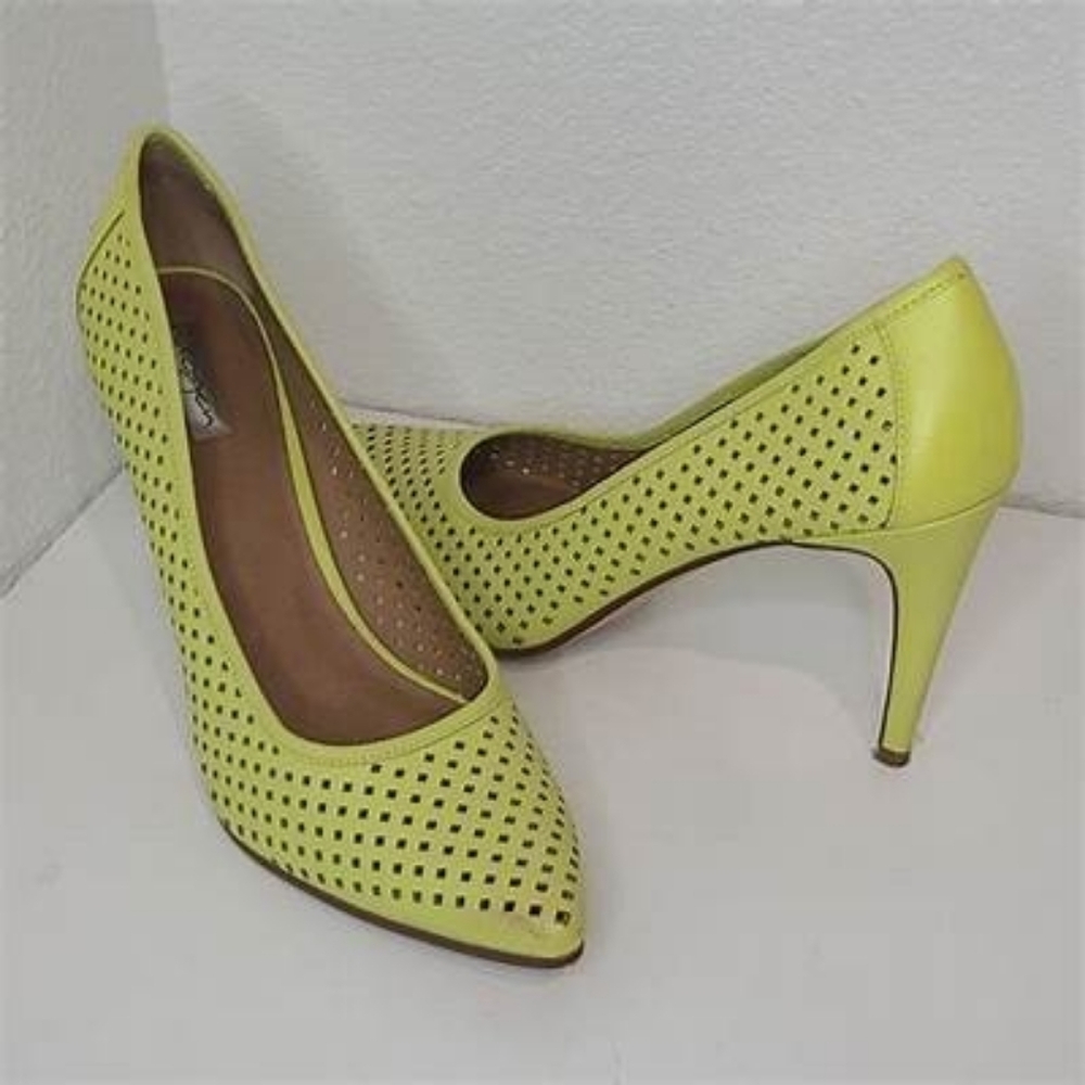 Halogen Heels - Picture 5 of 6